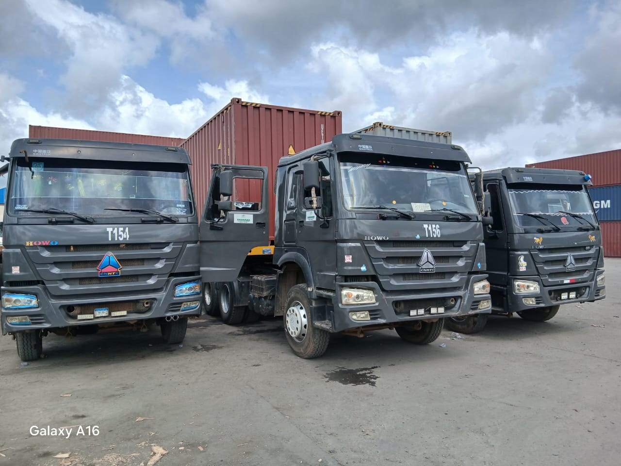 Dillyvest truck lineup at container yard